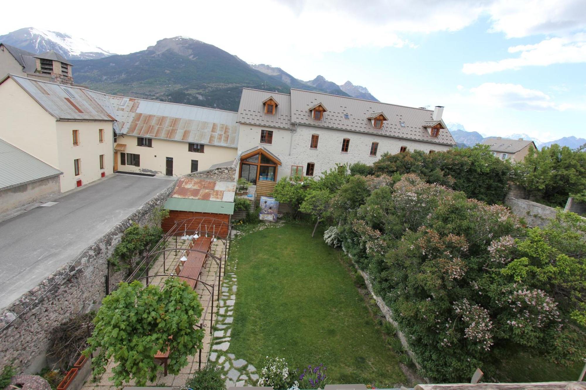Auberge De L'Echauguette Mont Dauphin Bagian luar foto