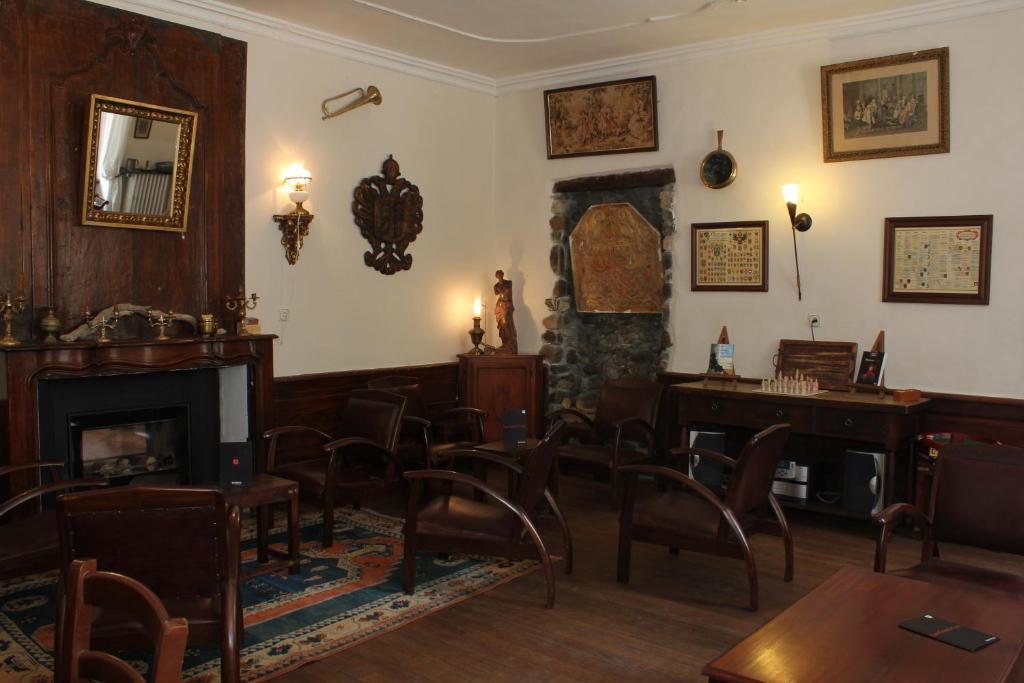 Auberge De L'Echauguette Mont Dauphin Bagian luar foto